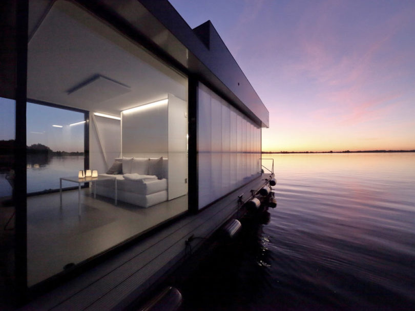 Loungeboat: An Architect Couple Designs An Apartment On The Water