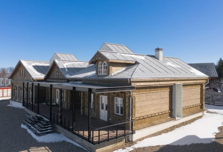 This vernacular Russian country house was renovated in contemporary style