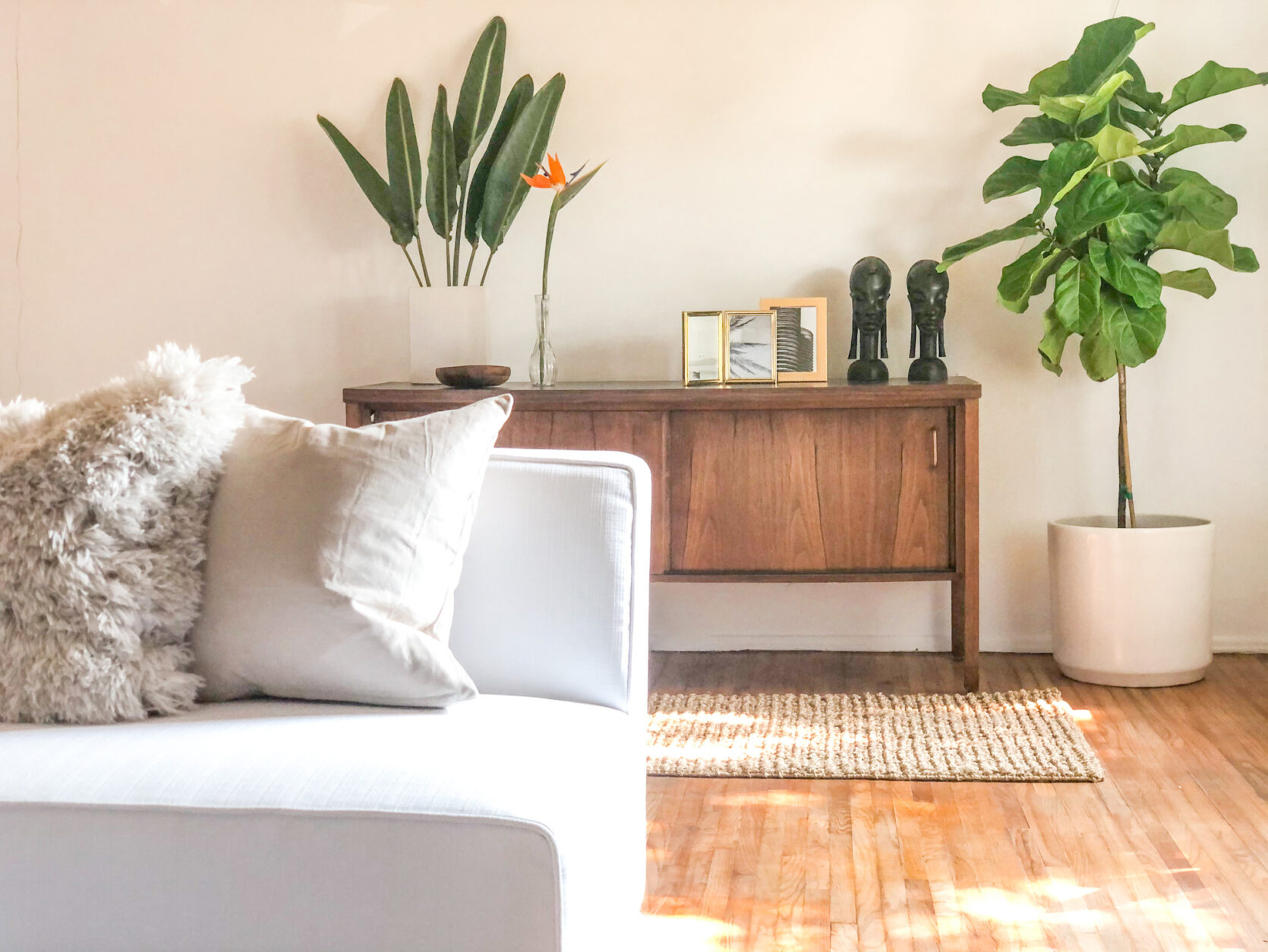 How Ajai Transformed Her Parent'S Dark And Cluttered Living Room Into Their Dream Minimalist Mid-Century Glam Oasis