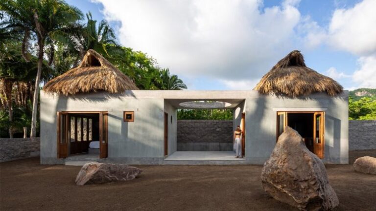 This holiday home in Mexico was built of two volumes and with a yoga patio in between them